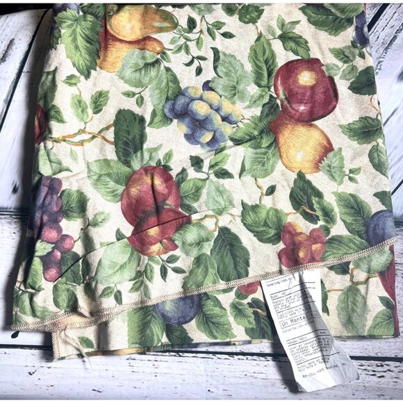 Ex-Cell Home Vintage Fruit Themed Apples Pears Grapes Cotton Tablecloth - Picture 11 of 16